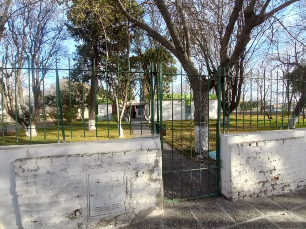 El espacio está ubicado en Santa Cruz 2276 de la ciudad de General Roca y permanece abierto todos los días, en el horario de 18 a 08. (Foto: Tania Domenicucci)