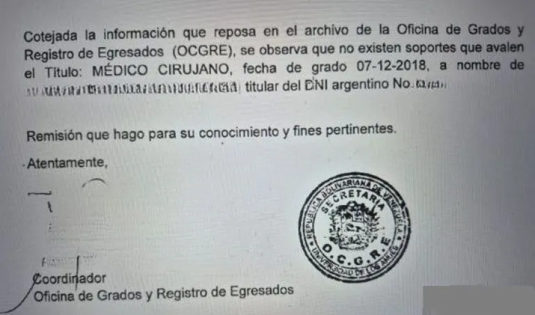 Un informe de la Universidad de Los Andes advirti&oacute; que no existen registros que avalen el t&iacute;tulo de m&eacute;dica presentado por la mujer investigada. Foto: archivo