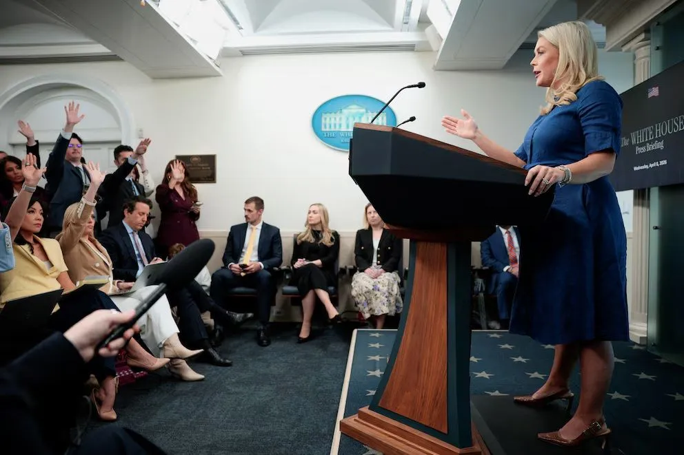 La portavoz presidencial, Karoline Leavitt, durante la conferencia de prensa.