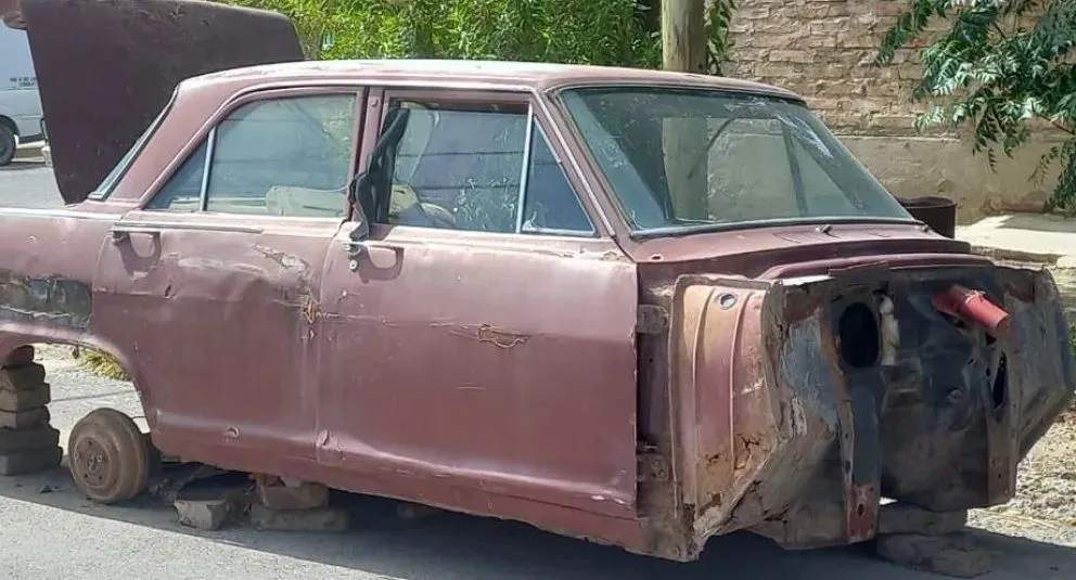 La presencia de vehículos abandonados en calles y rutas se incrementan. Foto: ANR