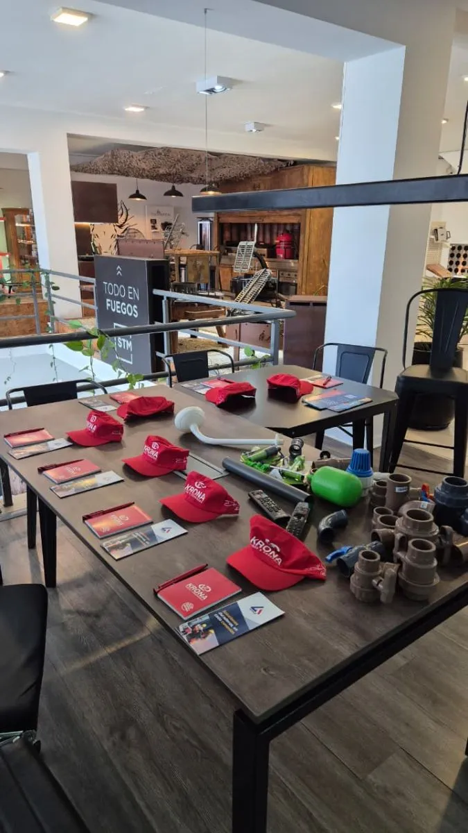 Adhesivos, cementos para PVC y conexiones especiales integran la oferta que Armat lleva al Espacio Duam. Foto: gentileza