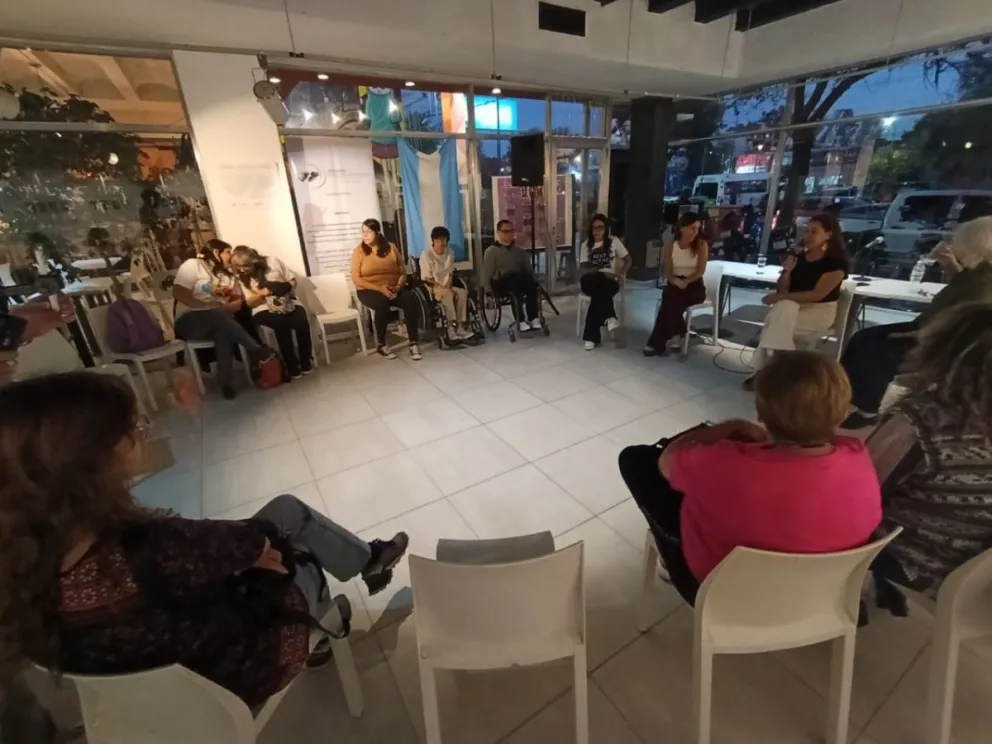 El evento se realizó en Casa de Cultura pasadas las 19 horas. Foto Tania Domenicucci