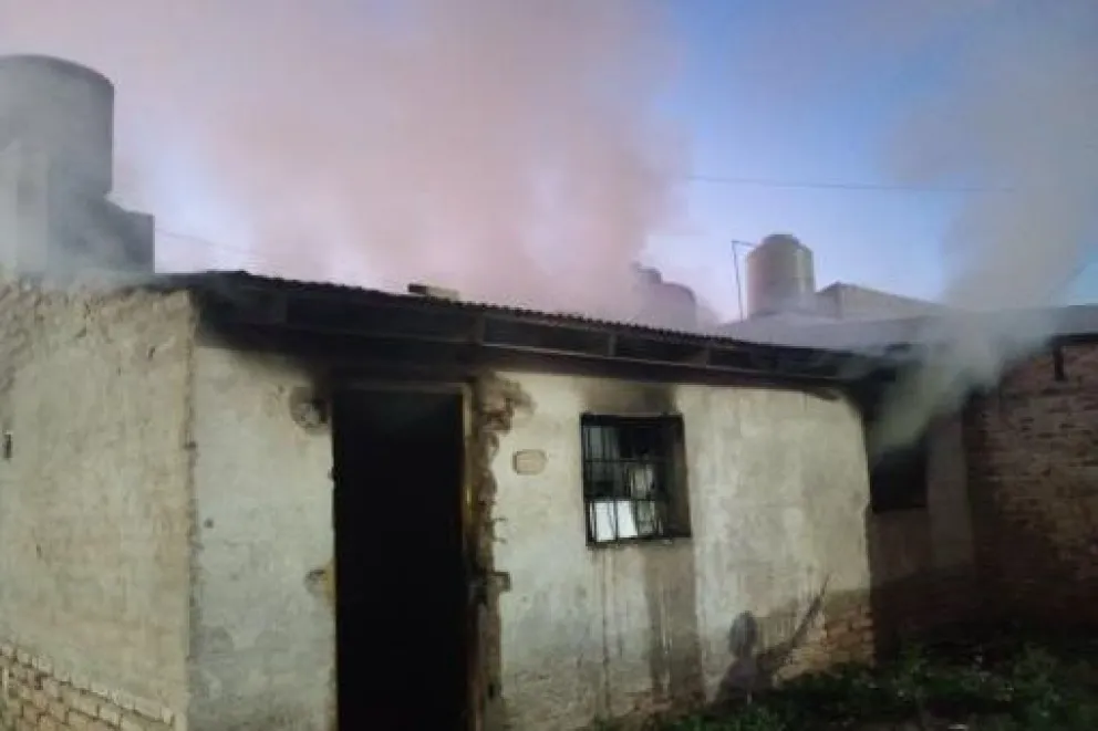 La vivienda que fue completamente consumida por las llamas. Foto: gentileza