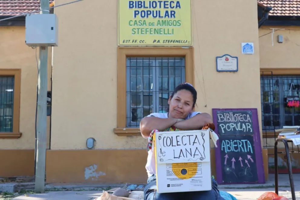 La colecta comenzó hoy en la Feria del Andén y continuará en la Biblioteca Casa de Amigos. Foto Tania Domenicucci