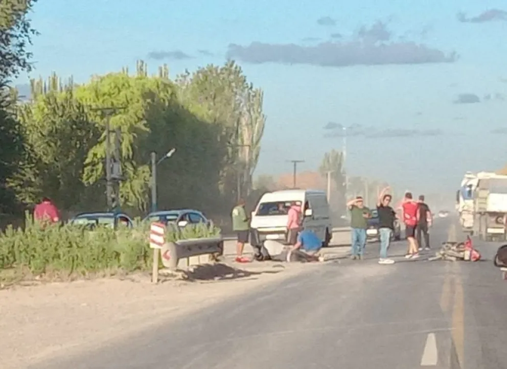 Fuerte choque en el ingreso a la ciudad, en Damas Patricias y Ruta 22. Foto: Gentileza DLN