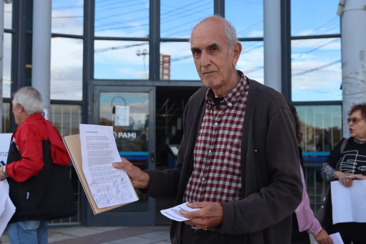 La nota fue firmada por afiliados que se encontraban en PAMI. Foto: Tania Domenicucci