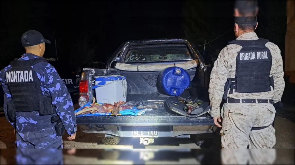 La Brigada Rural con todos los elementos que fueron secuestrados. Foto: Policía de Río Negro