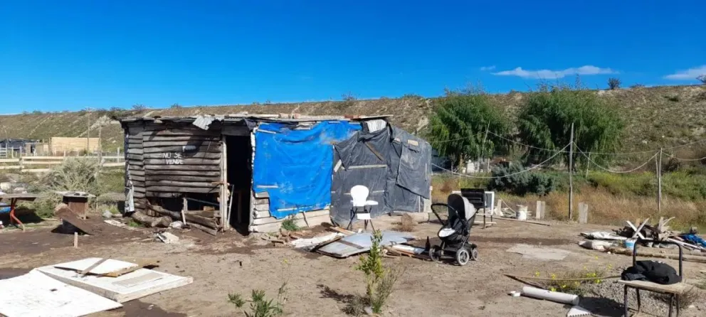“Se llegó justo antes de que se propague. Solo se quemó una pared de madera y durlock”, señalaron desde Bomberos. (Foto: Gentileza)