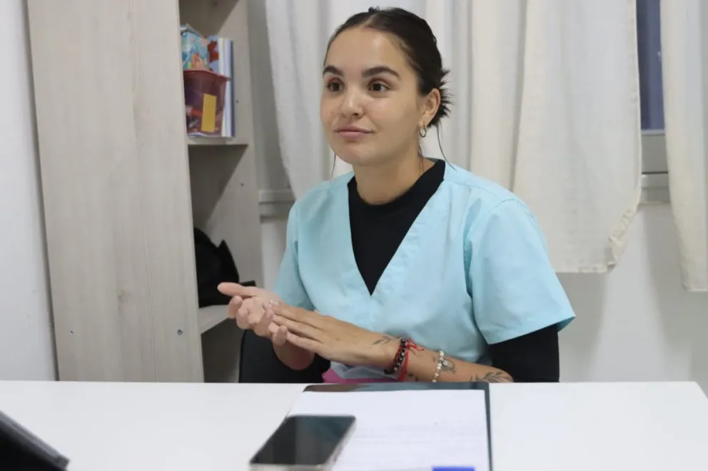 “Querer ser el ‘papá piola’ y no meterse también es un riesgo”, advirtió la psicopedagoga Lucía del Castillo sobre el contenido que consumen los adolecentes. Foto Tania Domenicucci-ANR