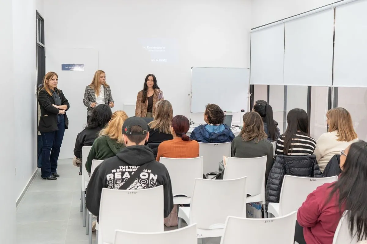 El nuevo CIM suma espacios para capacitaciones y acompa&ntilde;amiento laboral a trav&eacute;s de la USEP. Foto: Prensa Municipio de Roca