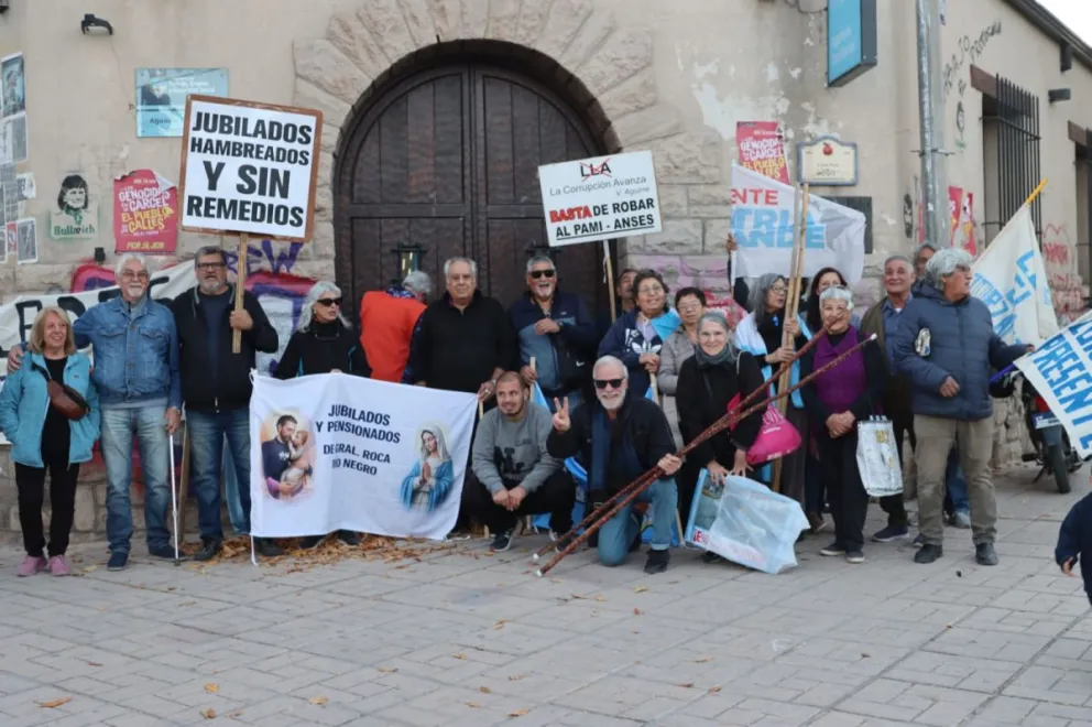 Los jubilados cuestionaron al organismo nacional. Foto Tania Domenicucci