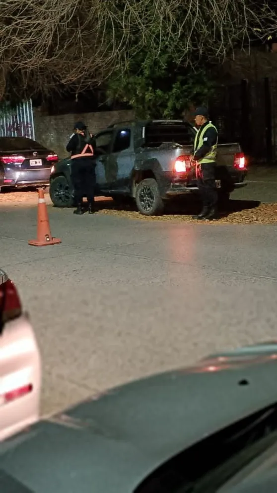 Desde la Policía informaron que se continuará reforzando los controles en el Canalito y los puentes y afirman que los vecinos que se quejan de los controles "no son la mayoría". Foto Tania Domenicucci-ANR