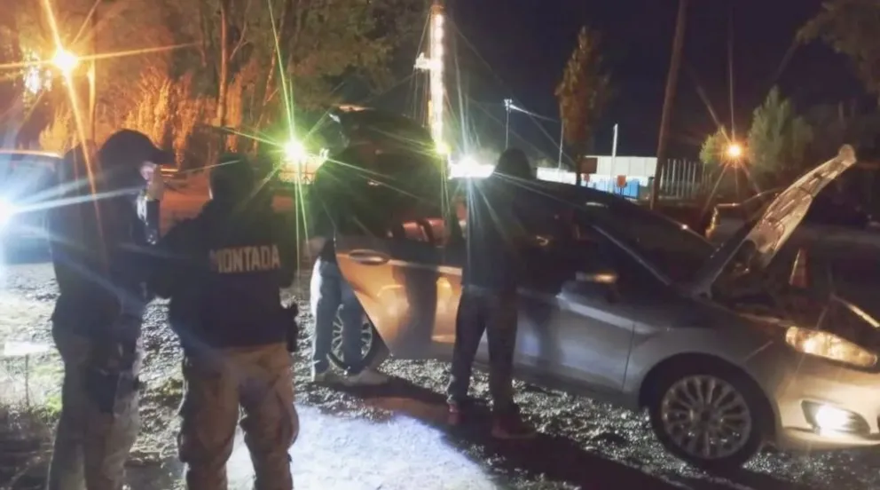 El amplio operativo, que además tuvo una pequeña persecusión, tuvo la participación de las Comisarías 6°, 33° y 56°, además del Cuerpo de Seguridad Vial, el CIEB y la Brigada Rural. Foto Gobierno de Río Negro
