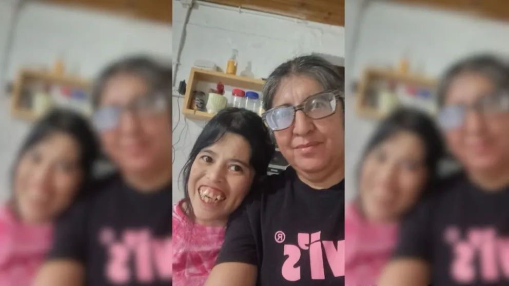 Rosa Opazo y su hija atraviesan una situación crítica donde quedaron en la calle y buscan ayuda urgente para acceder a un lugar donde vivir. Foto cortesía Voluntarios General Roca