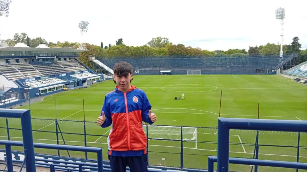"Tengo a mi familia y a mis amigos allá. pero se que me acompañan y apoyan todo el tiempo" expresó Emmanuel sobre la decisión de comenzar a vivir en La Plata. Foto cortesía Facundo Yañez