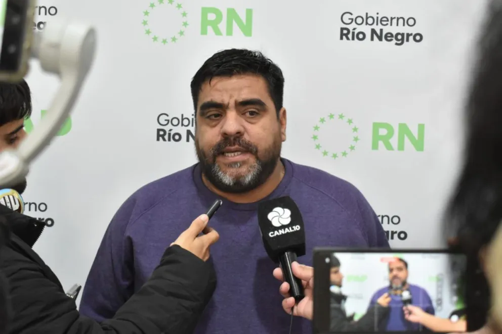 El secretario de Políticas Públicas y Adultos Mayores del Ministerio de Desarrollo Humano Fernando Henriquez presentó este espacio de capacitación previsto por la Ley 5798. (Foto: Gentileza)