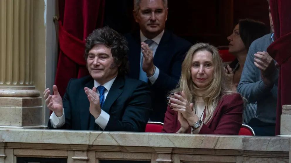 Javier Milei junto a su hermana Karina en uno de los palcos de la Cámara de Diputados. 