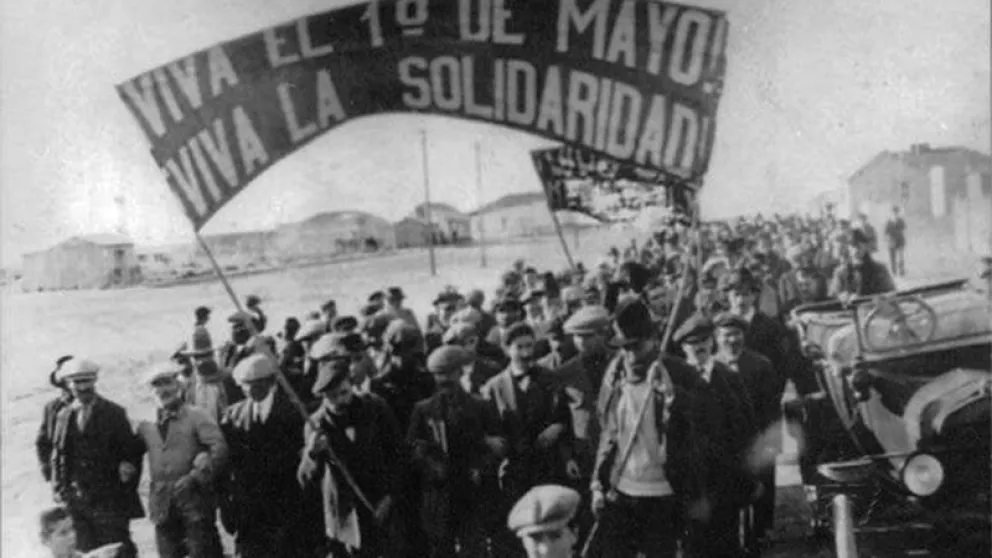 Los carteles que celebran una fecha fundamental para todos los trabajadores. 