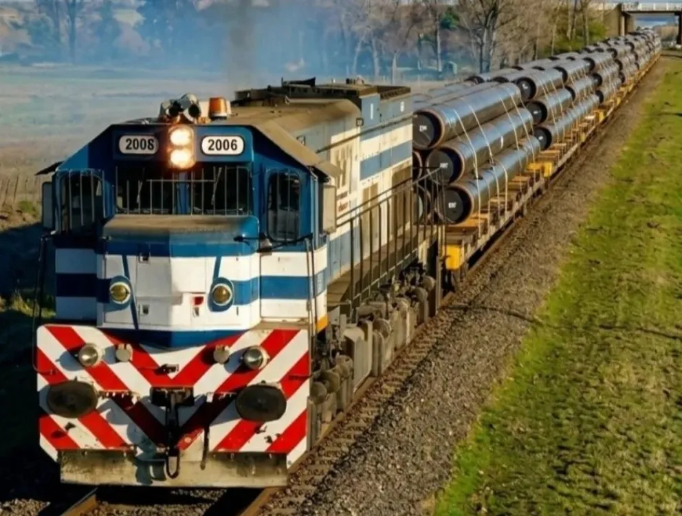 El proyecto busca extender el trazado ferroviario para potenciar la actividad hidrocarburifera. 