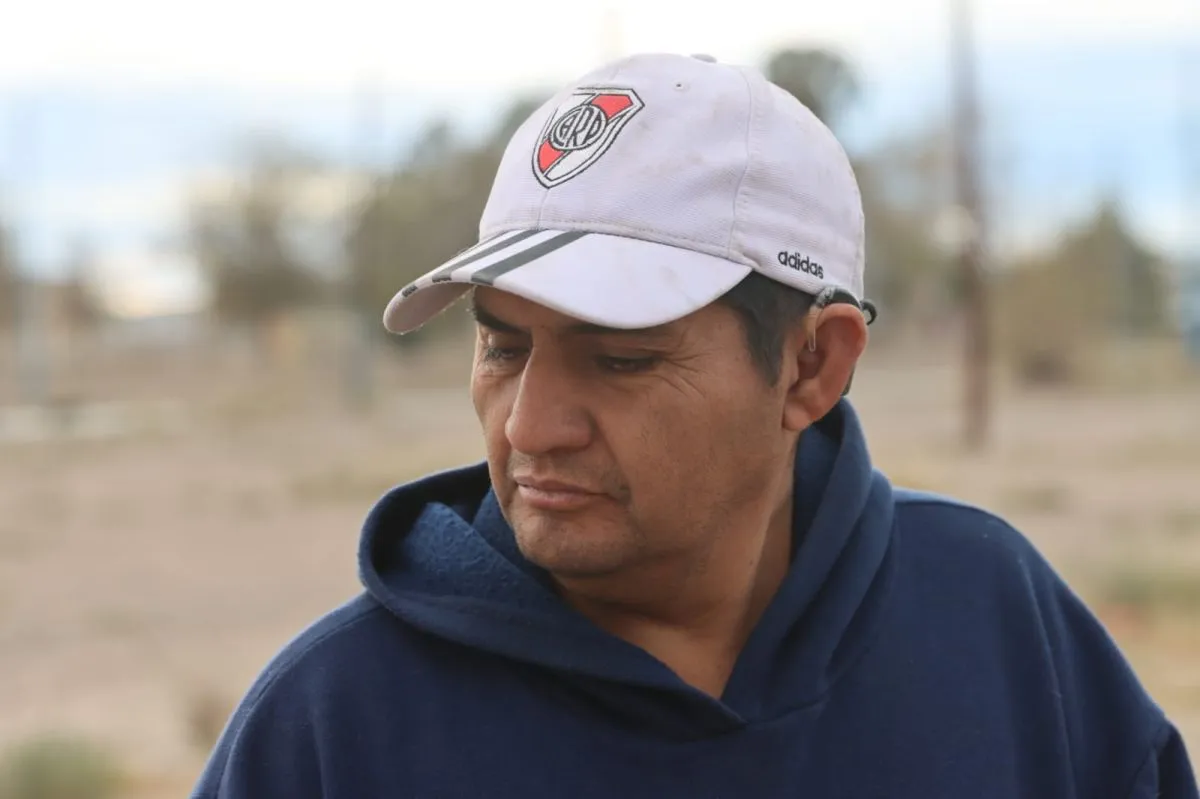 Marcelino es otro de los vecinos que intent&oacute; tener un espacio en la Feria de la Maip&uacute; pero a&uacute;n no ha tenido respuesta. Foto: Tania Domenicucci