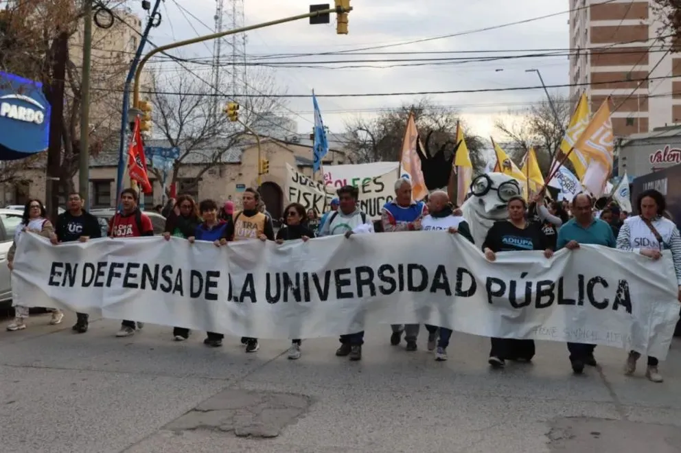 En Roca, la comunidad universitaria volverá a marchar por las calles del centro.  Foto: Tania Domenicucci
