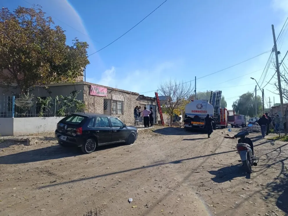 Toda ayuda para la vecina y sus dos hijos será bienvenida. (Foto: Tania Domenicucci. ANRoca)