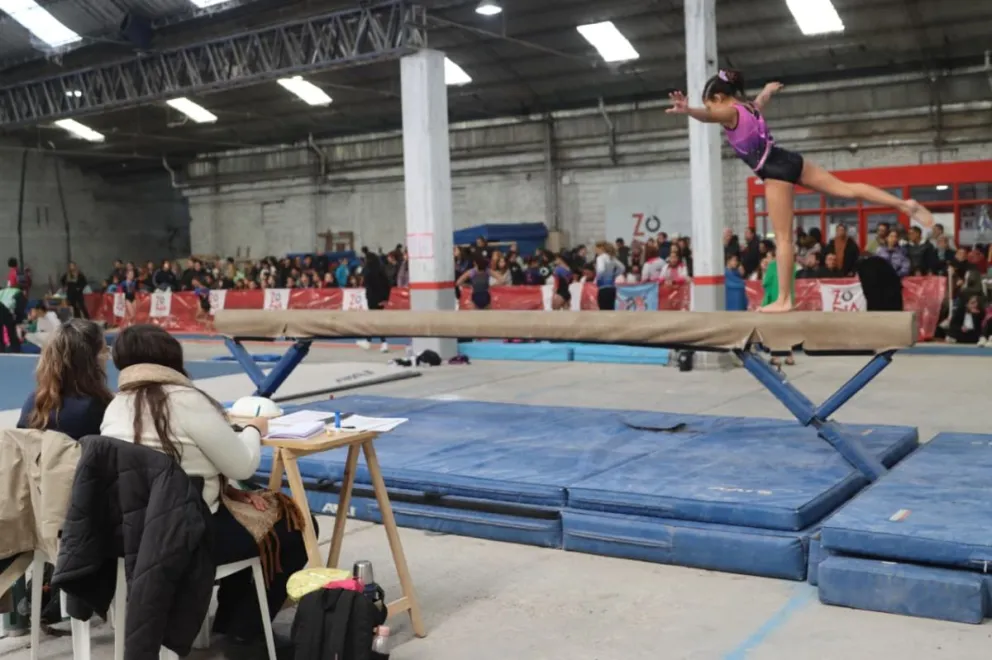 La competencia tendrá su selectivo para que gimnastas integren la selección rionegrina. Foto: Tania Domenicucci