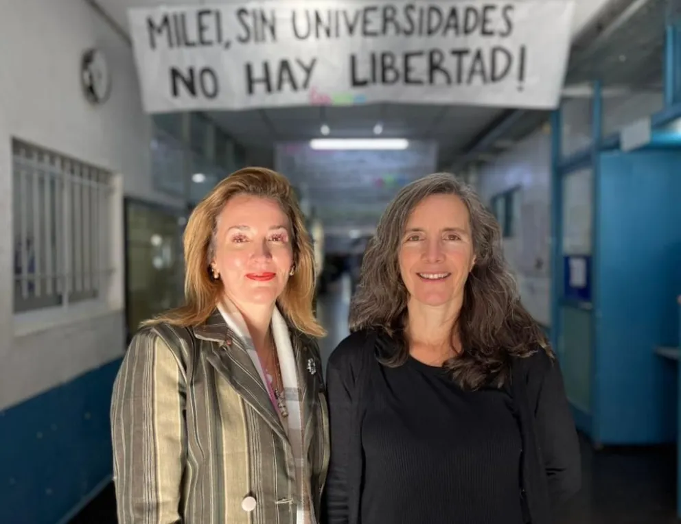 Las docentes María Inés Arrizabalaga y la Prof. Zoraida Risso Patrón, encabezan la lista 18 que aspira a conducir la Facultad de Lenguas por los próximos 4 años. (Foto: Gentileza)