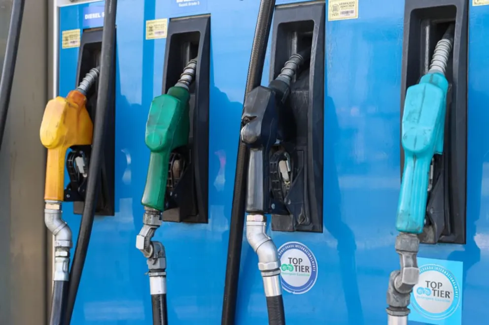 Este incremento se suma a los anunciados días atrás por otros expendedores de combustibles. (Foto: T. Domenicucci. ANR)