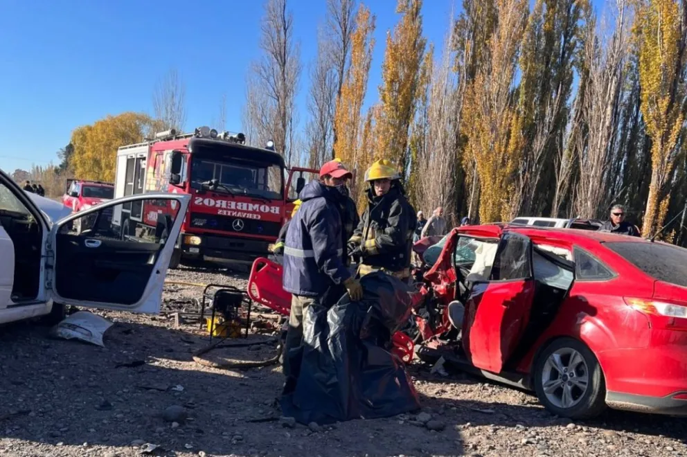 Un importante operativo sanitario y policial se desplegó sobre Ruta 22 tras el choque frontal ocurrido cerca de Cervantes. Los heridos fueron trasladados al hospital Francisco López Lima de Roca. Foto: archivo