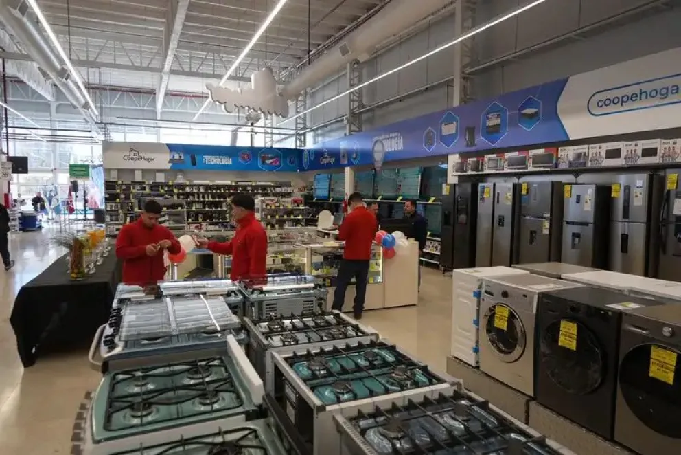El nuevo supermercado cuenta con m&aacute;s de 1.600 metros cuadrados de &aacute;rea de ventas. Foto: Cooperativa Obrera