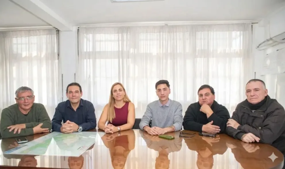 La intendenta de General Roca, María Emilia Soria, recibió en su despacho oficial a un grupo de dirigentes de la Unión Cívica Radical de Cipolletti. Foto: gentileza