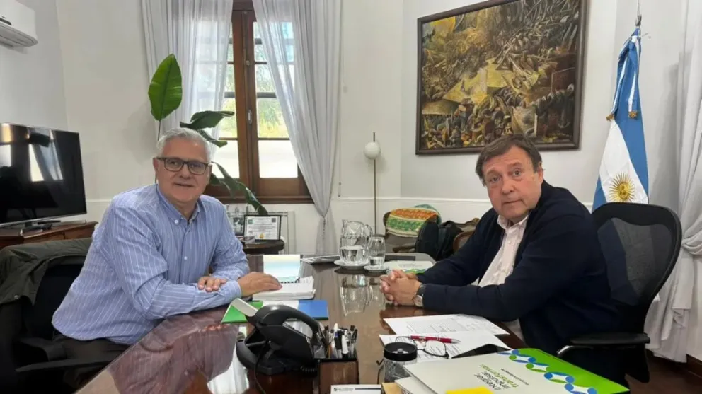 Weretilneck y Mellado repasaron obras y anunciaron la apertura de sobres para ampliar la red de gas en Jacobacci. Foto: Gobierno de Río Negro