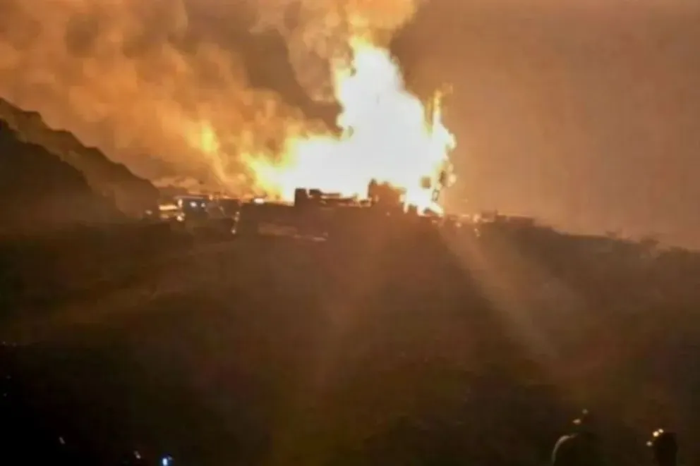 La tragedia se produjo en un taller, donde los trabajadores intentaban reparar la cisterna del camión. Se desconoce la causa de la explosión. Foto: gentileza.