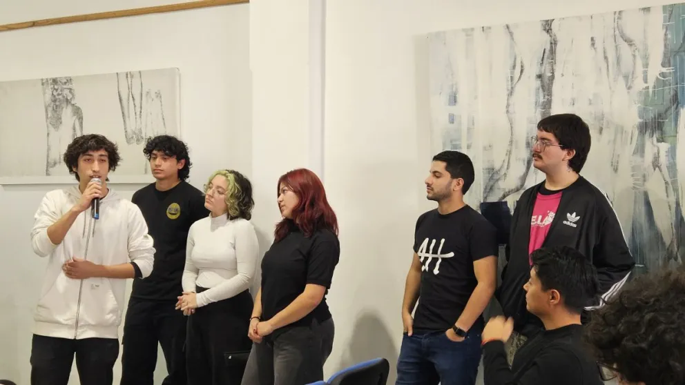 Alrededor de 20 jóvenes de distintos espacios políticos y estudiantiles impulsaron la creación del Consejo de Juventudes aprobado por el Concejo Deliberante de Roca. Foto Gentileza