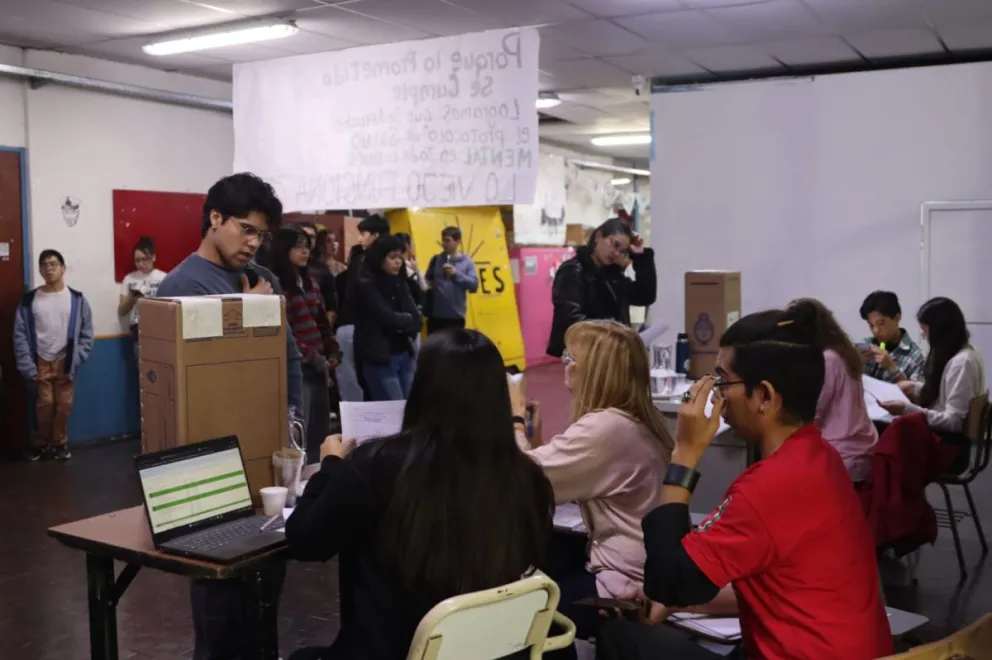 Más de 37 mil personas están habilitadas para votar en las elecciones de la Universidad del Comahue. Foto: Tania Domenicucci