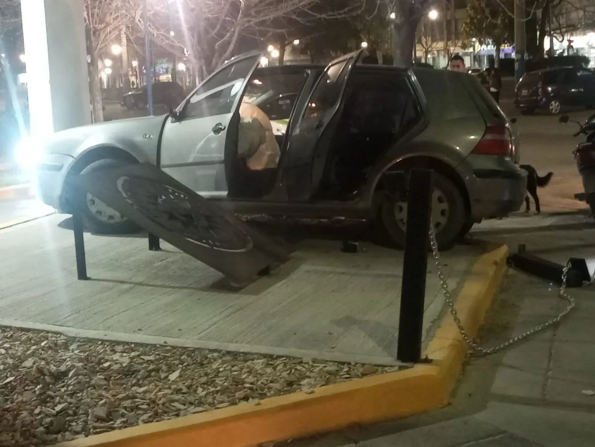 El episodio ocurri&oacute; durante la madrugada en la esquina de 25 de Mayo y Sarmiento. Foto: gentileza