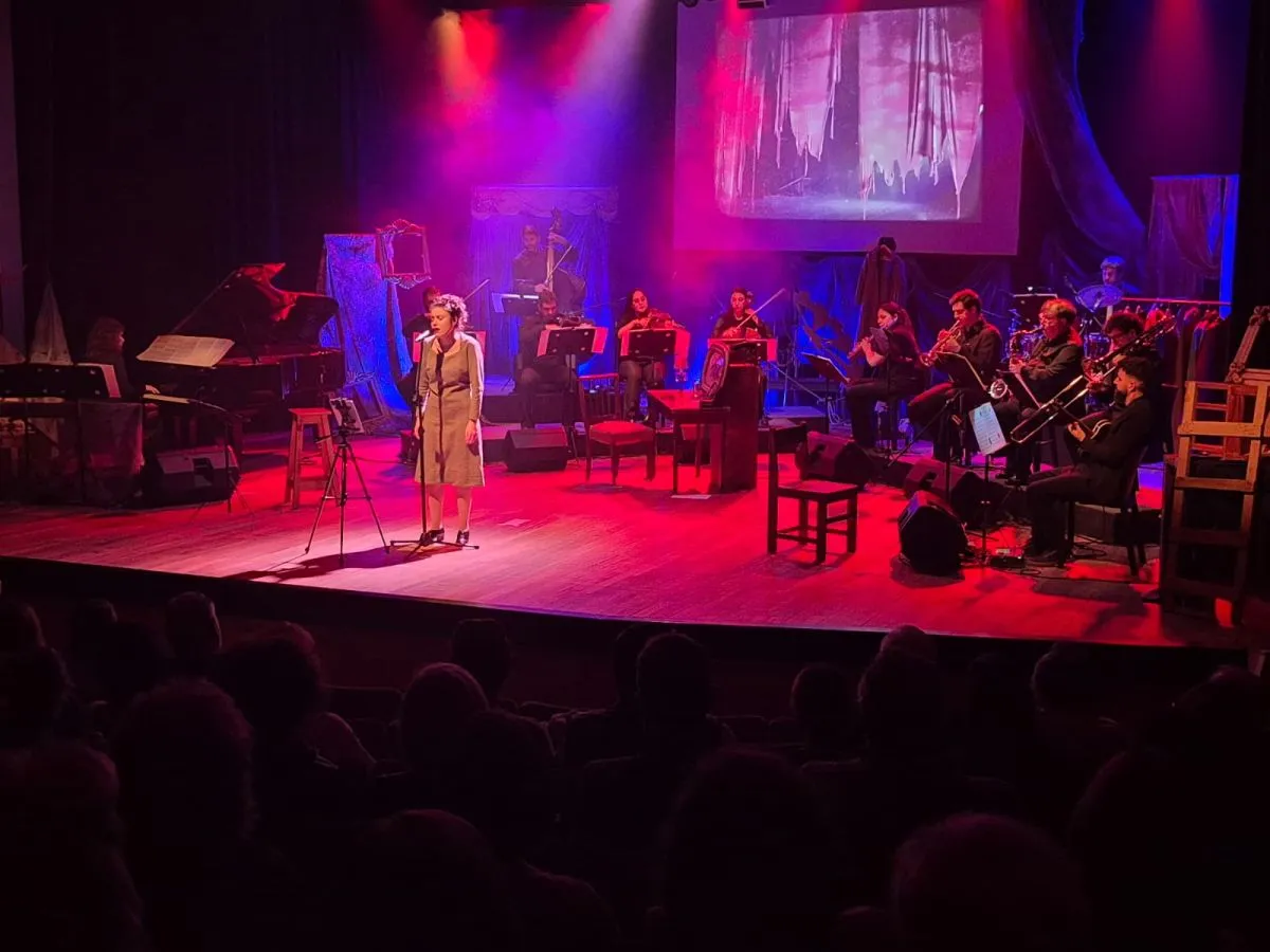 La propuesta reuni&oacute; a m&uacute;sicos de Jazz FCP y Artistas FCP en una puesta que combin&oacute; interpretaci&oacute;n, actuaci&oacute;n y recursos audiovisuales. Foto: gentileza