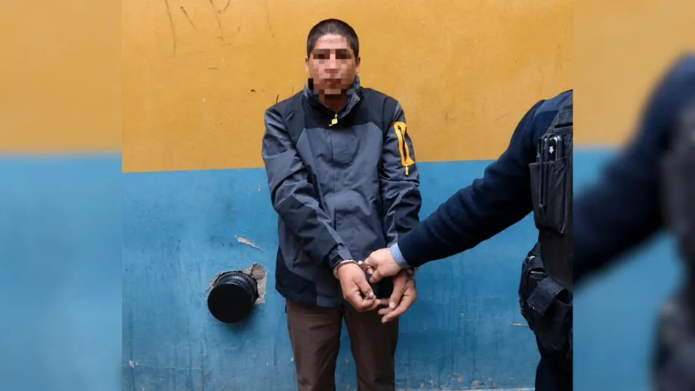 El hombre de 31 años fue detenido por orden de la Fiscalía y trasladado a Mainqué, donde quedó a disposición de la Justicia. Foto: Policía de Río Negro.