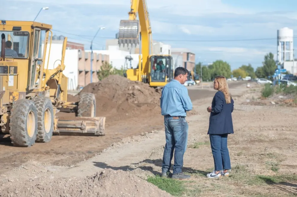 A fines de marzo comenzó la obra de la calle Güemes, por la que cada vecino de Roca debería pagar unos 230.000 pesos. (Foto: web)