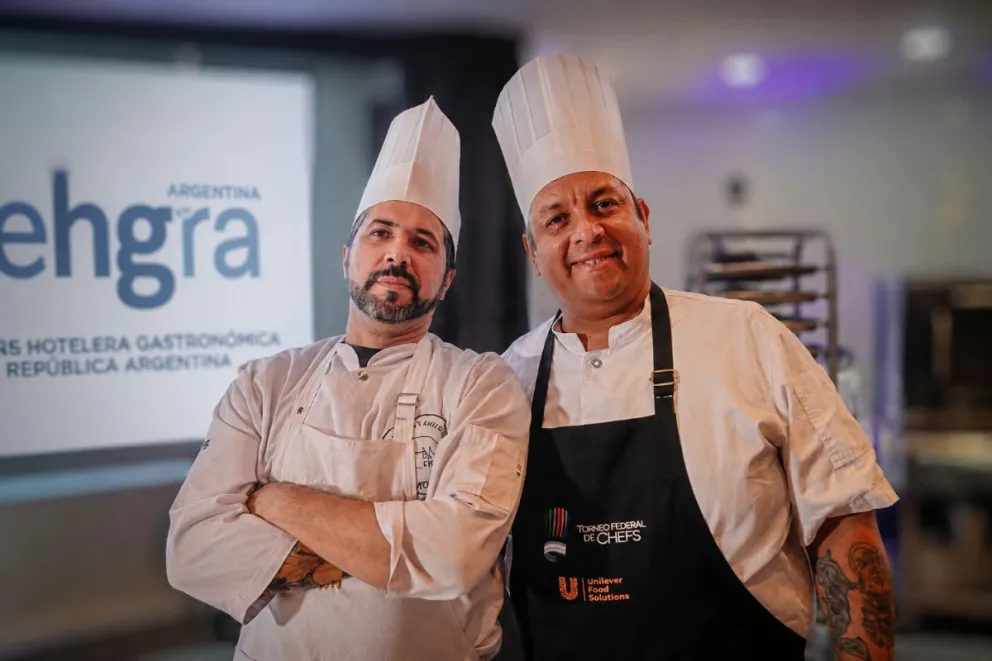 Juan Ignacio Navarro y Tomás Pereira representaron a Roca en la competencia disputada en Bariloche y lograron el pase a la instancia nacional. Foto: Gentileza.