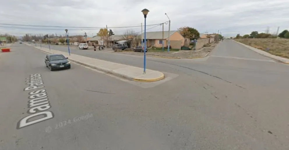 El choque ocurrió en la esquina de Damas Patricias y América. Foto: Google Street View.
