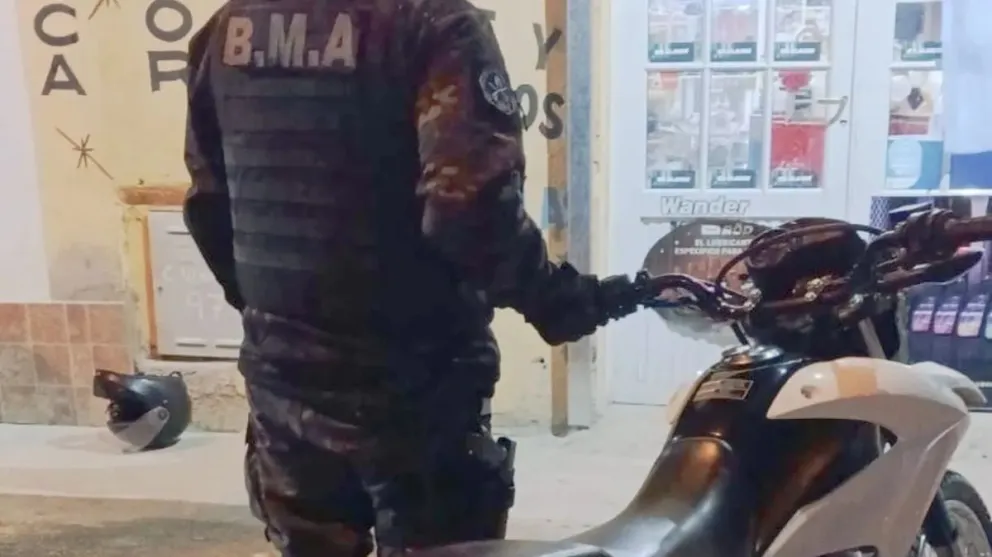 La moto que había sido denunciada como robada y fue recuperada en Cervantes. 