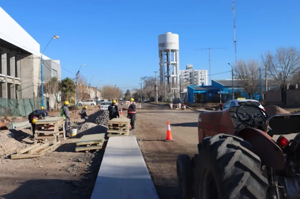 La polémica por el financiamiento de la obra en calle Güemes volverá a debatirse en una reunión vecinal prevista para esta tarde en barrio San Cayetano. Foto Tania Domenicucci-ANR