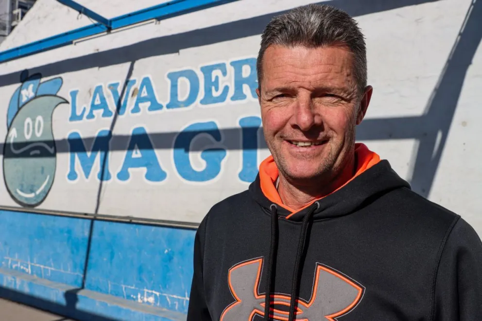 "Magic", como "mágico": así bautizó la familia Vasiluk al primer lavadero autoservicio de la ciudad, una idea que en 1998 era completamente desconocida en General Roca. Foto Tania Domenicucci-ANR