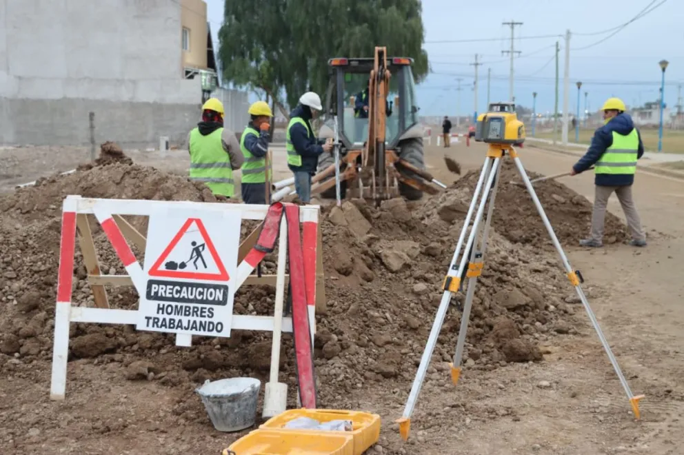 El Municipio solicitó respetar la señalización y las vallas de seguridad en los sectores donde continúan ejecutándose obras de infraestructura. Foto Tania Domenicucci-ANR