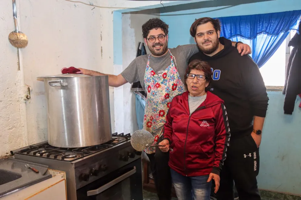 Las 200 porciones ya estaban destinadas a familias que asisten habitualmente al comedor Corazón Solidario. Foto Tania Domenicucci-ANR