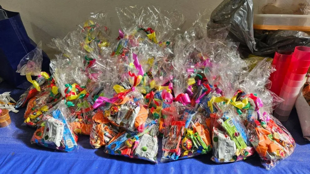 El objetivo es difrutar de una buena merienda y entregar bolsas con regalos para los niños. Foto gentileza 