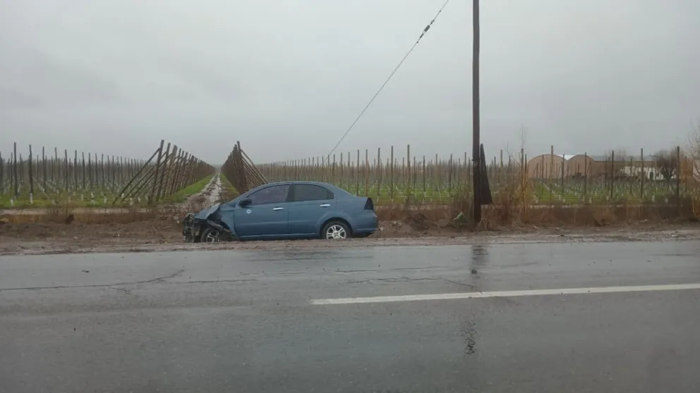 El choque ocurrió cerca de las 7.30 sobre la Ruta 22, a la altura de YPF Agro. Un hombre sufrió heridas graves. Foto: Tania Domenicucci.