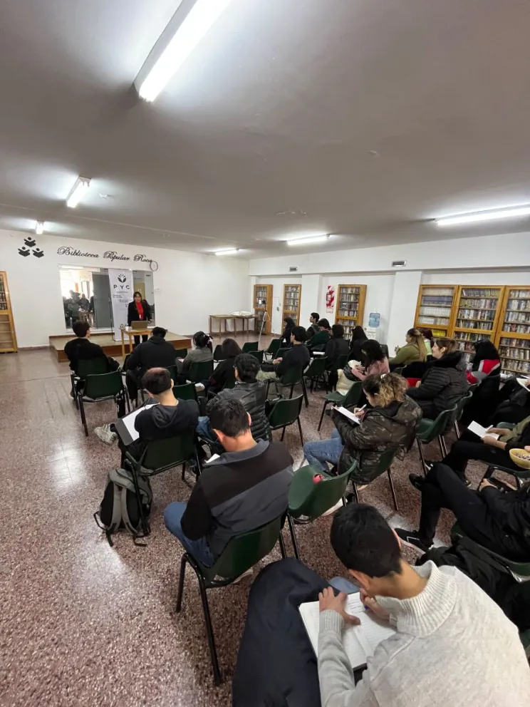 El taller es gratuito, está abierto a personas de todas las edades y entregará certificados de asistencia a quienes participen. Foto cortesía PYC 